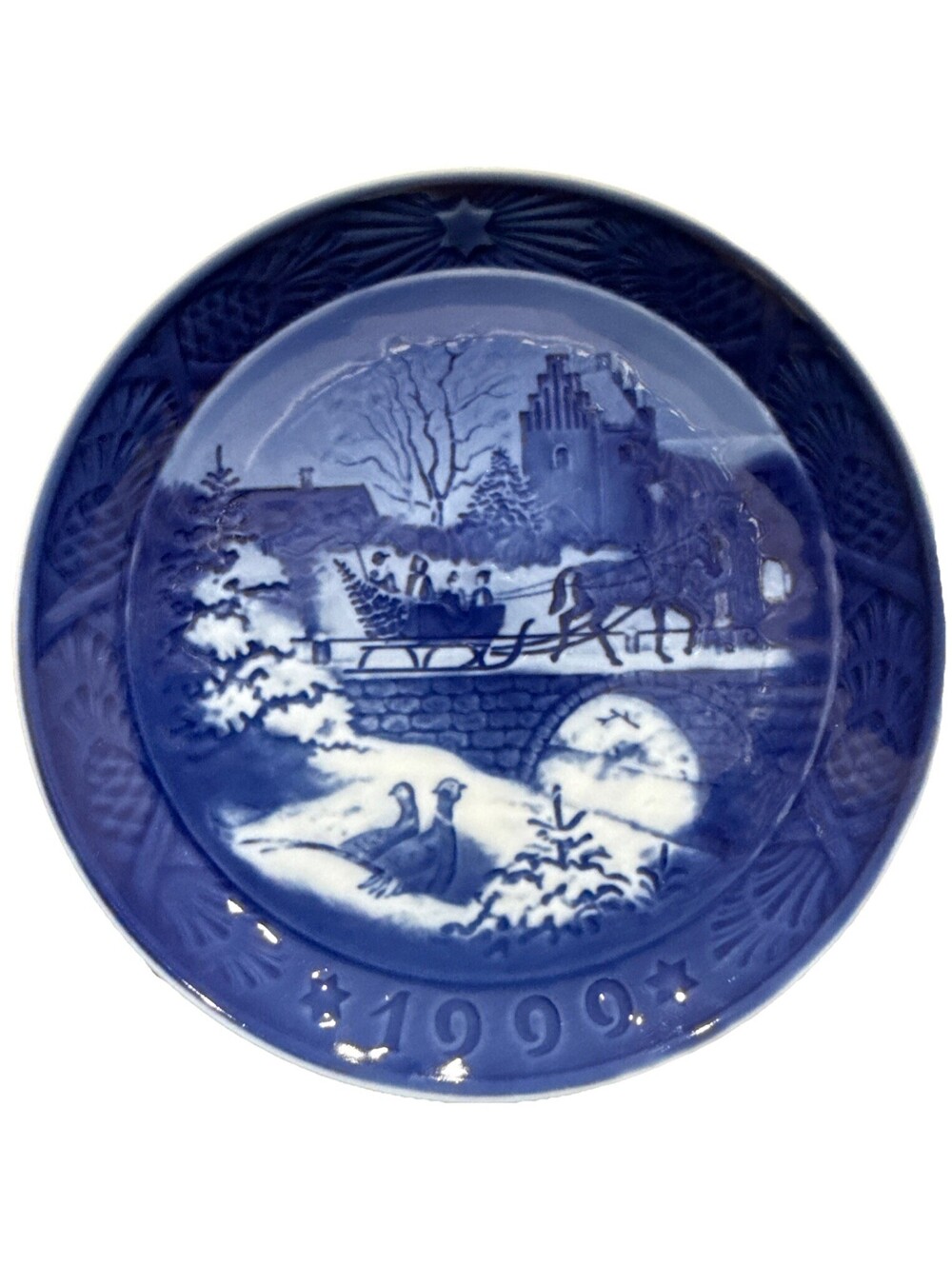 Vintage Collector Plate 1999 The Sleigh Ride Royal Copenhagen Xmas Plate 7.25”
